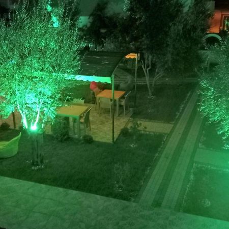 Side Leon Otel Екстериор снимка