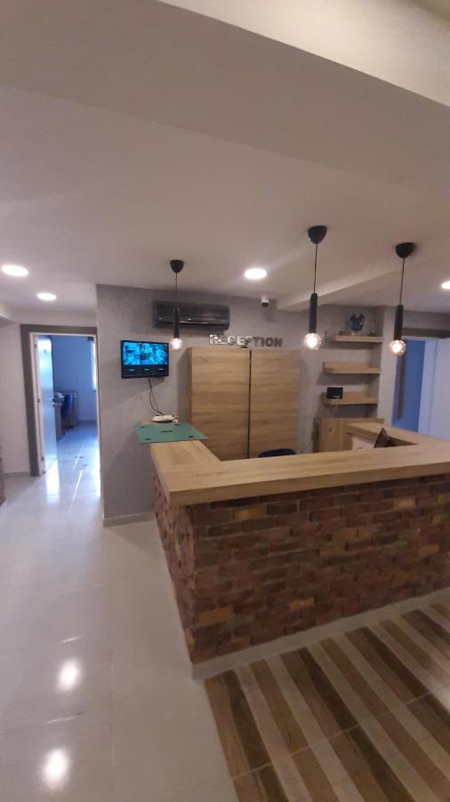 Side Leon Otel Екстериор снимка