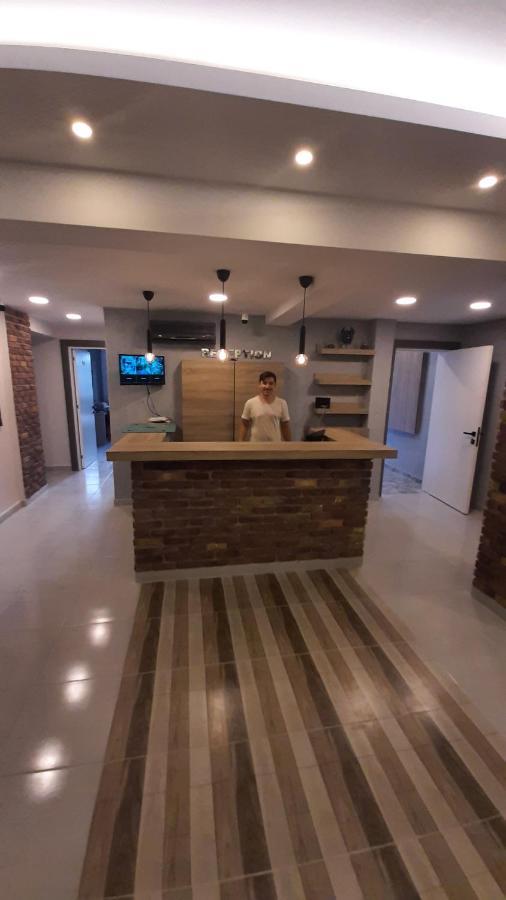 Side Leon Otel Екстериор снимка