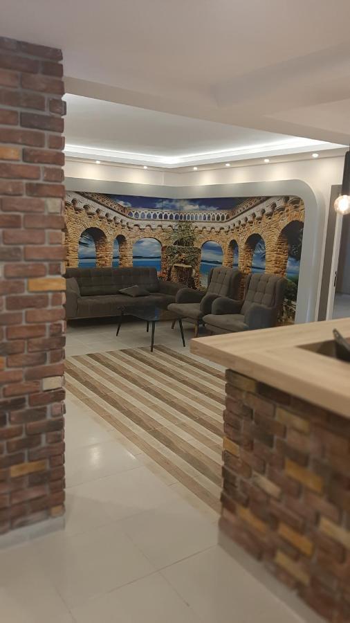 Side Leon Otel Екстериор снимка