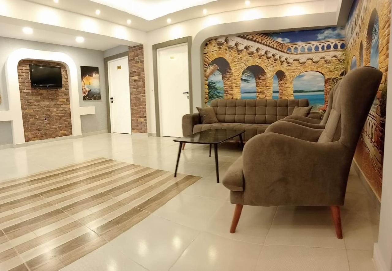 Side Leon Otel Екстериор снимка