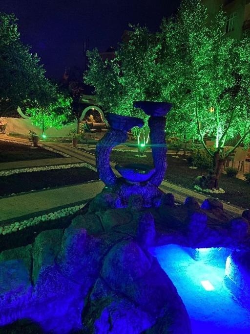 Side Leon Otel Екстериор снимка