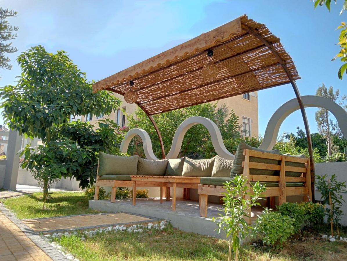 Side Leon Otel Екстериор снимка