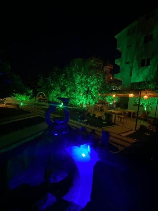 Side Leon Otel Екстериор снимка