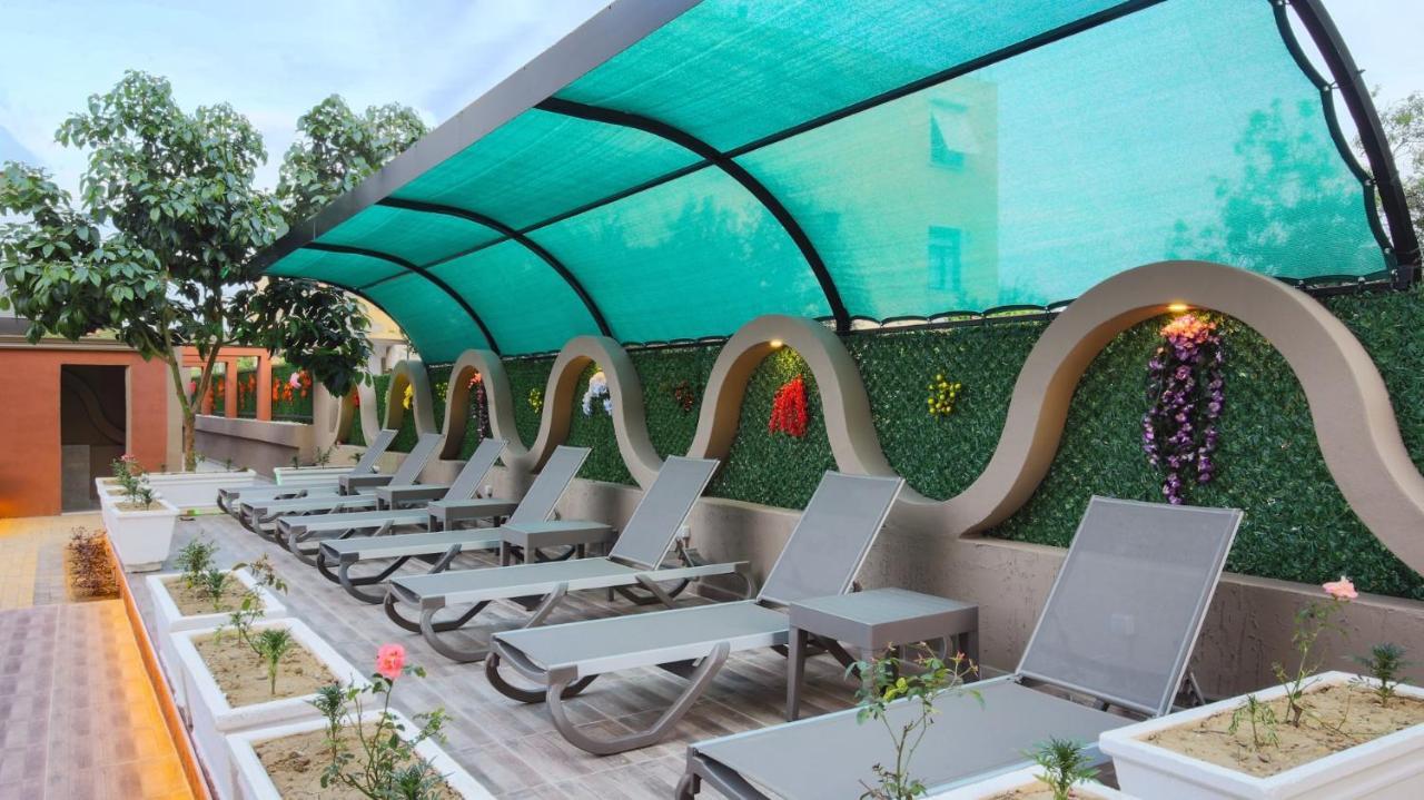 Side Leon Otel Екстериор снимка