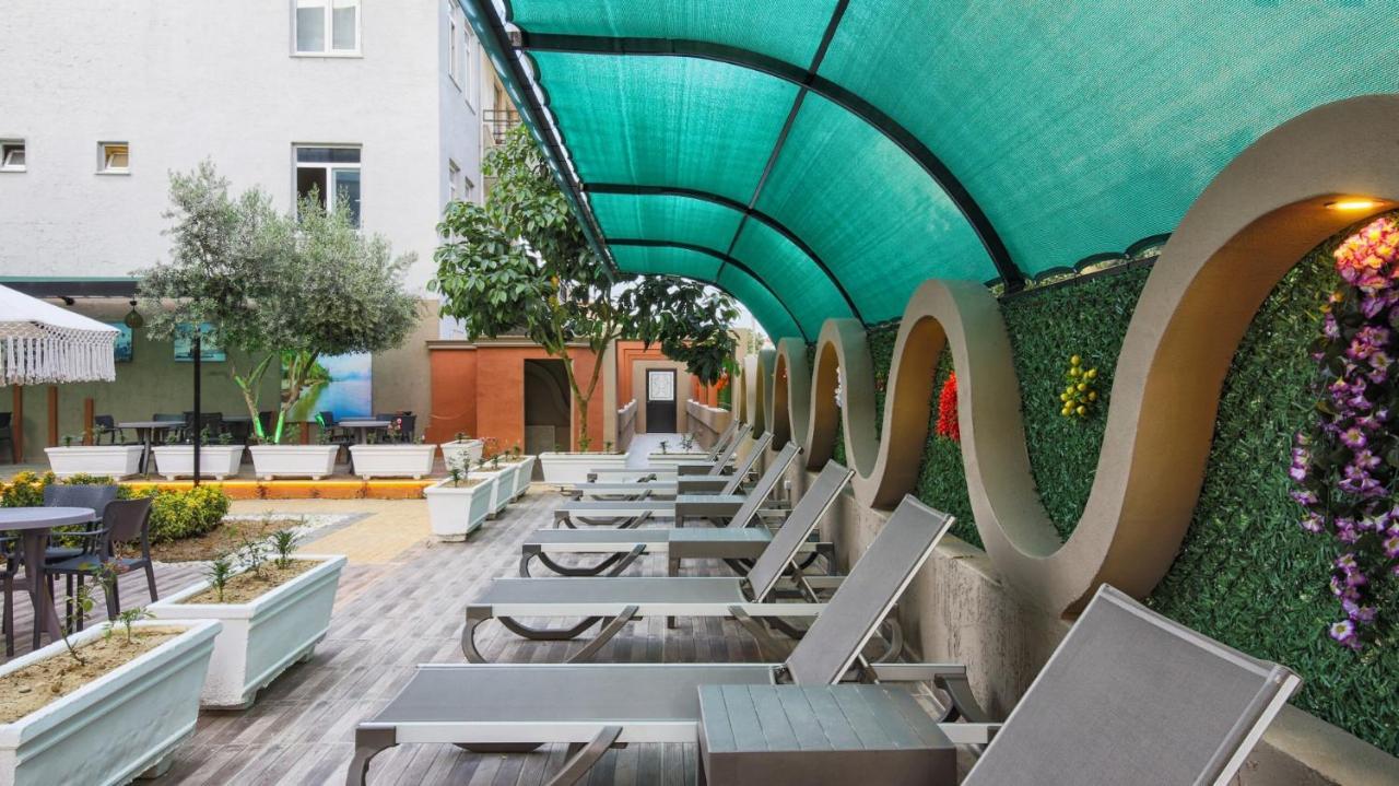 Side Leon Otel Екстериор снимка
