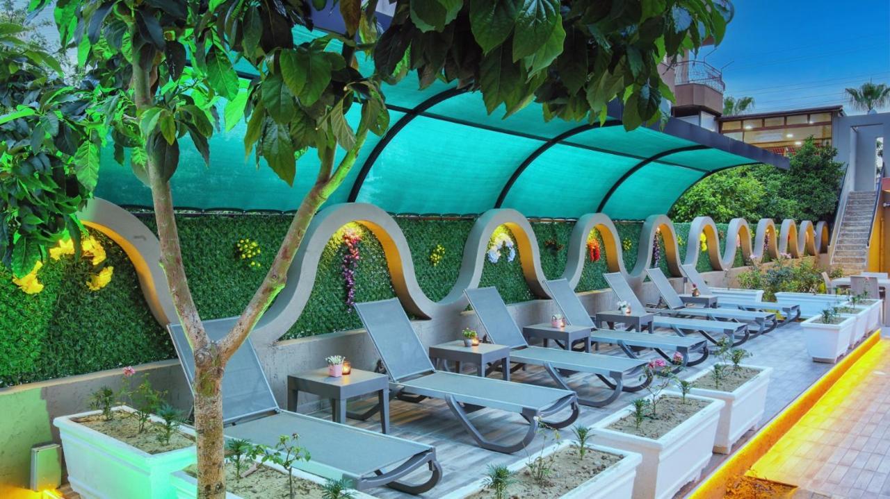 Side Leon Otel Екстериор снимка